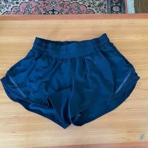 Lululemon Hotty Hot 2.5” Shorts